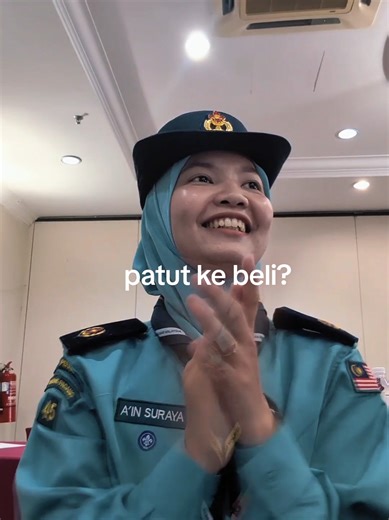 Baju Pengakap Baru: Siapakah yang Perlu Membeli?