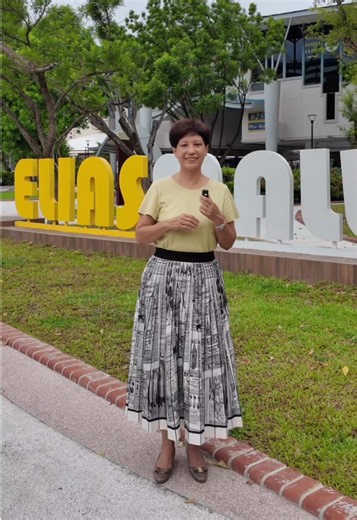 Have you redeemed your SG60 Vouchers? 🇸🇬 Singaporeans aged 60 and above have been able to claim their vouchers since earlier this month. Starting today, those aged 21 to 59 can redeem theirs as well. Watch the video to find out how to redeem yours in just a few simple steps! Redeem your SG60 Vouchers here: go.gov.sg/sg60v #SG60 #SG60Vouchers