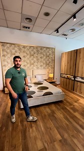 La chambre à coucher Hugo Disponible chez baka meubles. Dimensions : Armoire : 240 cm. Lit ( matelas) : 160*200 cm. Table de nuit : 60/40 cm. Coiffeuse : 130/45 cm. Prix 🏷️ : 249000 DA. Disponible dans le showroom de ain naadja | Baka meubles