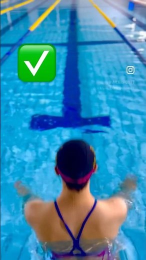 水の抵抗を最小限に抑えた姿勢ストリームラインできていますか？#蹴伸び#水泳#スイミング#swimming