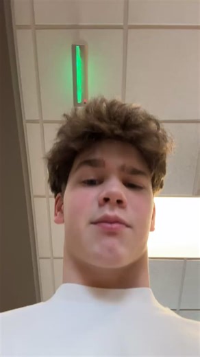 I genuinely thought he was farting really loud 💀 Bro has the loudest snore known to man #funny #metarizz #fyp #library