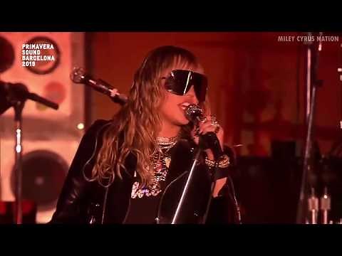 Miley Cyrus - Nothing Breaks Like a Heart (Live at Primavera Sound Festival) [HD]