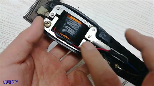 理发用的电推子拆解！结构简单明了