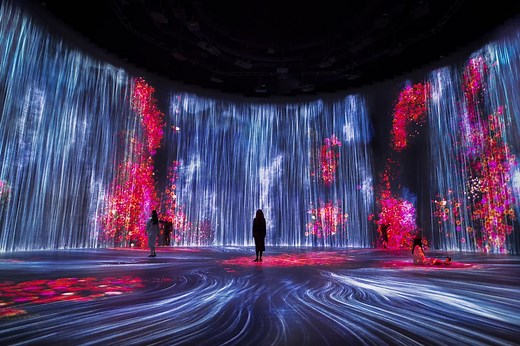 Universe of Water Particles in the Tank, Transcending Boundaries | teamLab