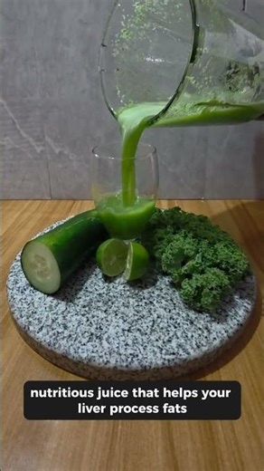 Green Juice to Lower TRIGLYCERIDES! 🥬 KALE & CUCUMBER