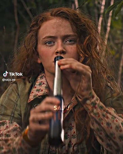Sadie Sink's Stylish Take on Tiki Tiki Trends