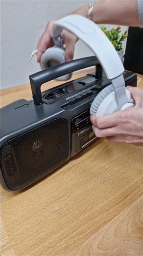 SONY CFS-200 ¤ Boombox ¤ Cassette Loading