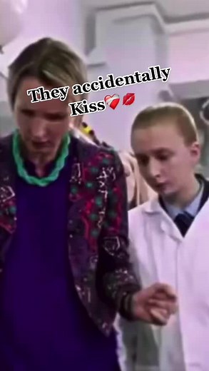 We all know they like it ❤️‍🩹 #soawkward #fypシ #kiss #teenlovestory #viral #matandlily #foryoupage #boyfreind