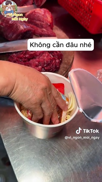 Mì Ly Thịt Bò Tái - Ngon Đúng Nghĩa Món Đường Phố
