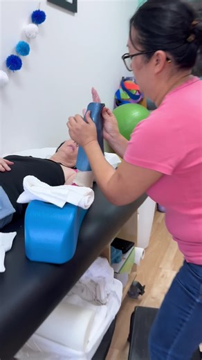 Choosing the kind of splint that will be best for your patient, and your intention with your treatment plan is an important skill to have. So, why did I decide to go with this splint instead of a wrist splint? Hint: I explain my thinking in the video. Want to further your skills as a therapist and better understand anatomy and when to use treatments and protocols? Join The Mentorship Program so you’ll be confident with what to do next with your patients. Link in bio for more details. #fyp #occup