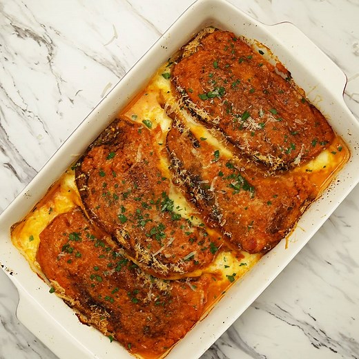 Grilled Cheese & Tomato Soup Bake Full recipe: https://taste.md/2goWFKx Download our app here: http://taste.md/2bMxMU5 | Tastemade