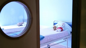 21 reactions | A pandemia, a guerra, a inflação e a internet cada vez mais acessíveis em idades mais jovens. O resultado: ataques de pânico, de ansiedade e depressões, para além de psicoses desenvolvidas por uso de substâncias cada vez mais agressivas. "Quebra-Cabeças" é uma reportagem Linha da Frente, quinta, às 21h, na RTP1 e na RTP Play. | RTP | Facebook