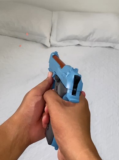 Es muy fácil entretenerse con esta pistolita 😌#antiestres #fidgettoys El mejor fidget toys que existe 😌