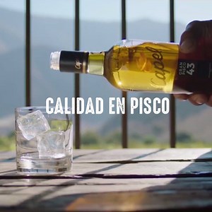 La expertise durante los años, nos han convertido en el Pisco #DobleDestilado preferido de todos los chilenos. Destacando por la calidad que viene desde el Valle del Elqui ¡Salud! 🥃🍇👏 | Capel Pisco