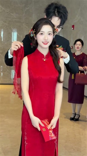 A Moment Full of Love & Tradition ❤️✨Groom Surprising His Bride in the Sweetest Way 💍😍