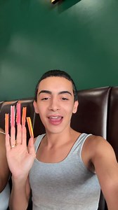 Agua e coco 😋 | Ryan Jay