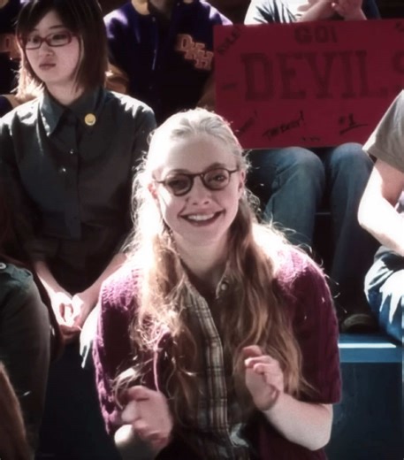 new perspective. || [ my first post of 2026🥹🥹 ] #amandaseyfried #aesthetic #needylesnicki #jennifersbody #panicatthedisco || high quality needy lesnicki/amanda seyfried jennifers body aesthetic edit. || SONG; new perspective by Panic! At The Disco.