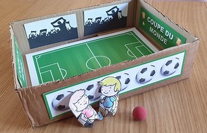 Jeu de foot en carton recyclé