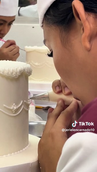 Best Wedding Cake Icing and Royal Icing Class | Cake Decorating Tutorial