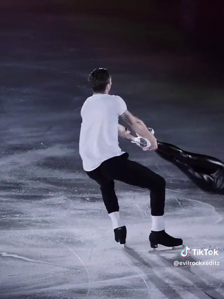 they were so crazy for this 🫣 #vanessajames #morgancipres #figureskating #figureskatingedit #фигурноекатание #viral