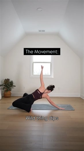 Sarah White | Yoga Sequencing on Instagram: "Firstly, there are so many ways to prep for this kind of movement, but I love using side-plank windmills for a reason… They stabilise the shoulder on the move, introduce load gradually, and consciously warm up the pivot of the supporting arm… something that’s often completely missed when teachers only see this transition as “backbend prep”. The truth is… even in something like Wild Thing, its the lateral line + side-body control that carries most of t