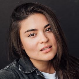 Kawennáhere Devery Jacobs | Keynote Speaker | AAE Speakers Bureau