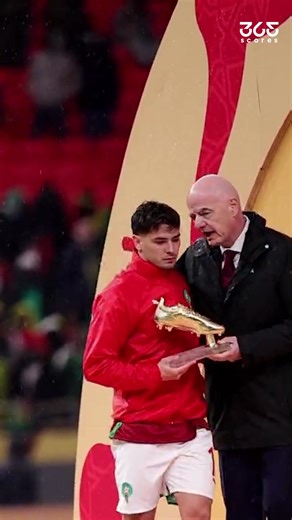 AFCON's tragic hero 🥺 Brahim Diaz received the Top Scorer award with tears in his eyes after missing a stoppage-time penalty for Morocco. He was cheered by the fans who tried to console him | 365Scores