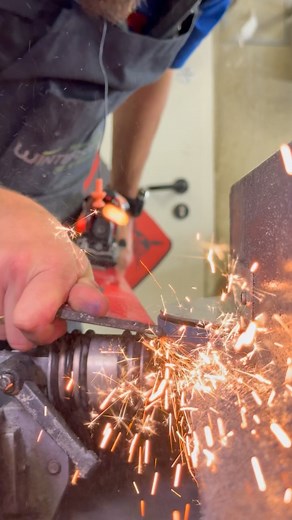 Race-ready performance starts here! 🏁✨ Perfectly tuned skis with V-Edge technology, made possible by our Wintersteiger Jupiter service machine. 🎿 Whether you’re racing or just chasing speed, our precision ski tuning ensures unmatched performance on the slopes. Stop by and experience it yourself – the feedback says it all! 🙌 #SkiTuning #VEdgeTechnology #skiracing #skiing #winter #sporthun | Sport H&N