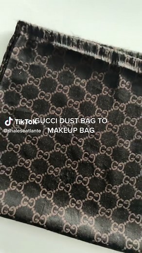 Obsessed 🖤 Ty for the tutorial @gwyneyuma #upcycled #sewingtiktok #makeupbag #sewingproject