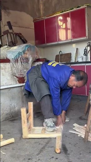 Pine wood stool leg hot bending installation process