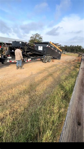 Roll Off Container Rentals in Milano Area