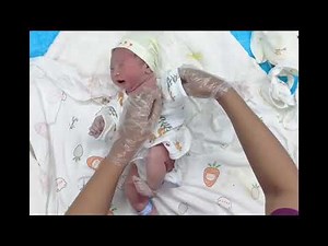 Baby Basics: Dressing a Newborn Right After Birth | How to Dress a Baby in Hospital