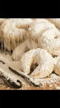 Ancient recipe for vanilla crescent cookies
