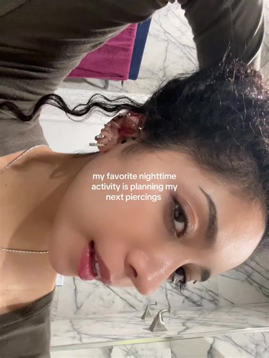 i look messy here but it still eats 🙂‍↕️