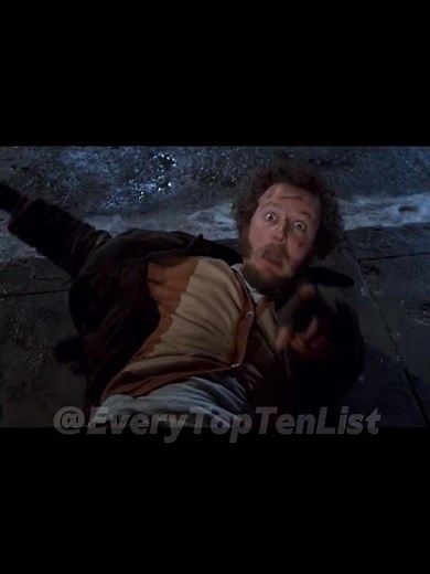 BEST Funny Movie Scene: The Bricks! 🧱😂 #HomeAlone2