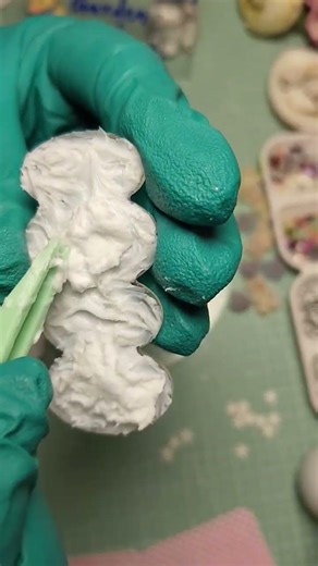 Polar bear uv resin hair clips tutorial #tutorial #uvresin #hairclips #handmade I