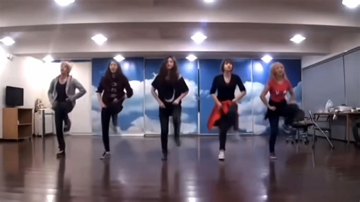 韩国女团f(x)的练习室舞蹈太好看了，这整齐度真是夸张！
