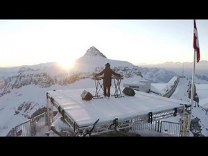 French DJ performs set at 3000 meters