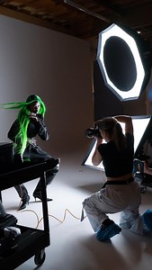 Endless creative freedom with Profoto Softboxes’ different accessories such as grids, edge masks and interchangeable diffusers (0.5, 1, 1.5 f-stop) How will you fine-tune your lighting to bring your creative vision to life?! ⚡️ ⚡#profoto 📸 @nikonusa Photographer: @joycevisuals Model: @obianiesu MUA: @sunamyles_mua Stylist: @poccs Hairstylist: @nathanieldezan BTS Photographer: @arquilevich BTS Videographer: @jmbernicle Photo assistant; @ollie.leighton Producer: @taylorperez_____ Nails Tech: @mel