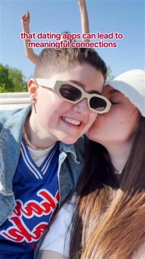 1.1K views | Shell Rowe giving all the glorious details of her first date 藍 | Badoo UK | Facebook