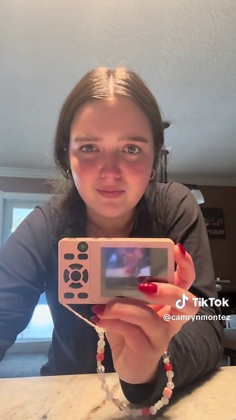 How to download pics and videos from your digital camera!! 📸 #camera #digitalcamera #viral #foryou #musthaves