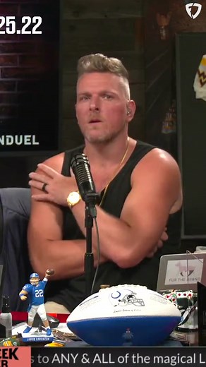 🗣TURN THE LIGHTS OFF, CARRY ME HOME #patmcafee #patmcafeeshow #singing #punkrock #rock #blink182 #allthesmallthings #music #sports #foryoupage #fyp