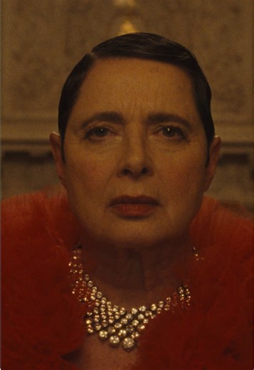 Silence – the Queen is speaking 💅