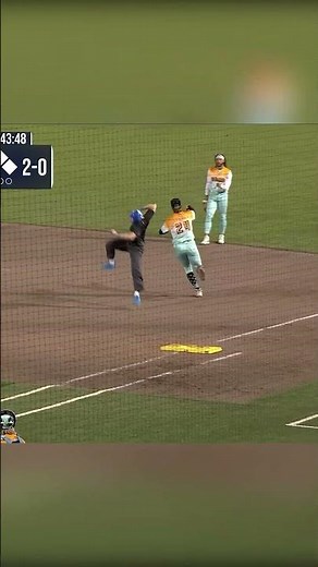 Jordan Brewer & Andy Archer Combine for a Trick Play 🤯🍌 #baseball #bananaball