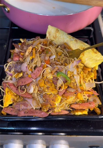 Low-Budget Spaghetti Stir Fry with Deedew Spices