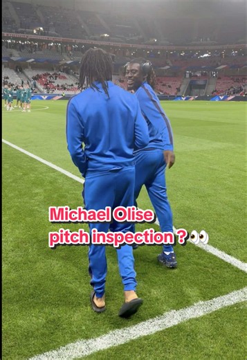 Look Manu Koné’s reaction 🤣💙 #olise #equipedefrance #worldcup #Football #worldcup