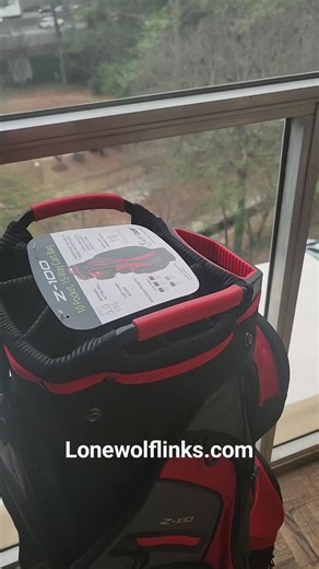 New bag just landed from @1withgolf and yeah… it’s 🔥 Not on lonewolflinks.com (relax, it’s not that kind of post 😅), but it’s absolutely Lone Wolf approved. Clean, sharp, and ready for solo rounds or random pairings that turn into good stories. Now I just need to finish suiting up in Wolf gear and pretend I didn’t buy this bag before a lesson. Priorities. 🐺⛳ No pack. No partner. No problem. #LoneWolfLinks #1WithGolf #GolfStyle #GolfLife #SoloGolf