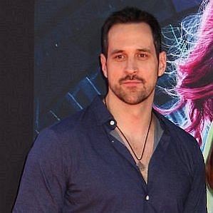 Travis Willingham Wife 2026: Dating History & Exes - CelebsCouples
