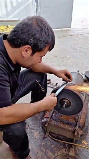 Mastering the Edge Traditional Knife Sharpening with a Bench Grinder