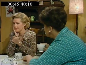 Coronation Street ~ 5th February 1973. Betty tells Maggie to take up Alf's offer of being his mayoress. #IreneSutcliffe #BettyDriver #CoronationStreet #Corrie | Irene Sutcliffe Fans
